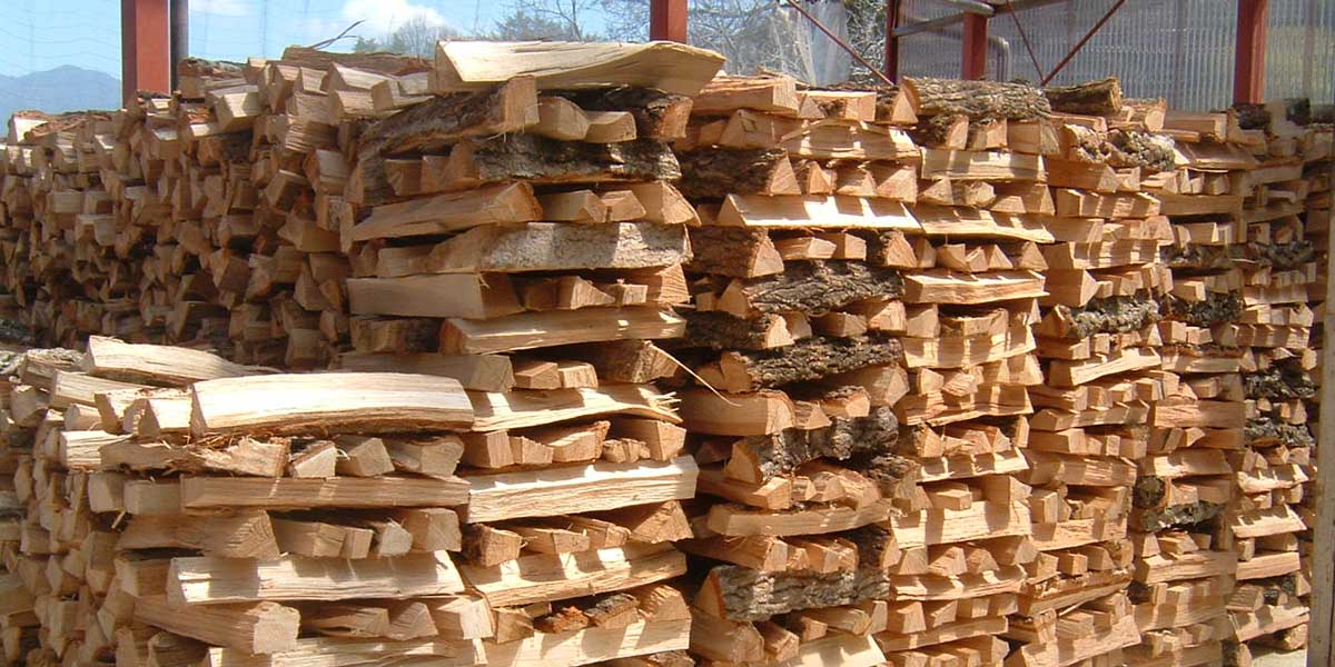 薪を製造